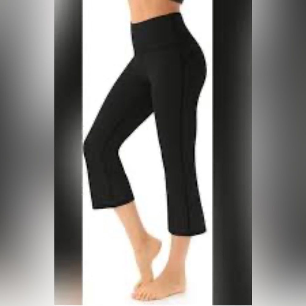 ALO Yoga Black Cropped Flare Leggings